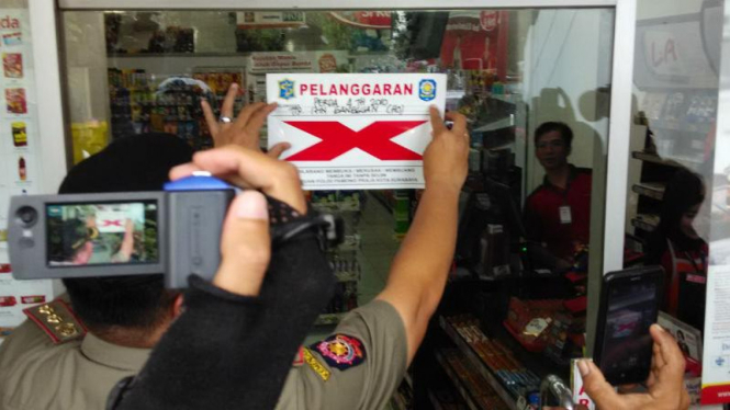 Lebih 500 Minimarket di Surabaya Disegel