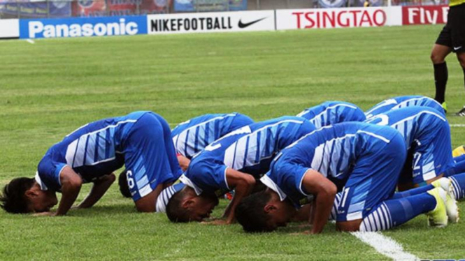 Para pemain Persib Bandung merayakan gol di pertandingan AFC Cup