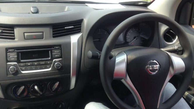 Interior mobil Nissan. Ilustrasi.