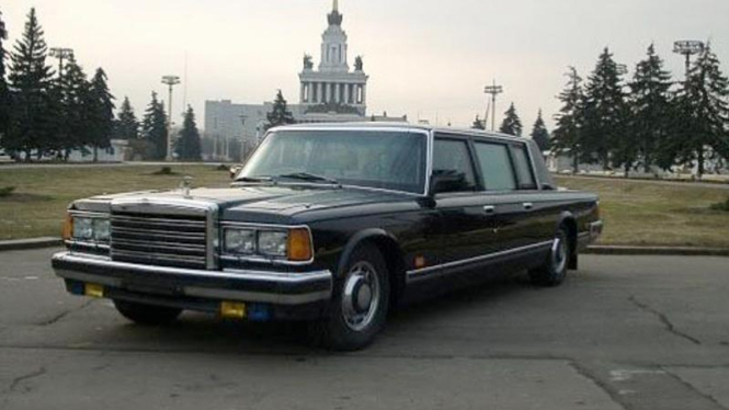 Mobil limo yang pernah digunakan Gorbachev dan Yeltsin.