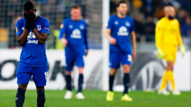Para pemain Everton usai tersingkir dari Liga Europa