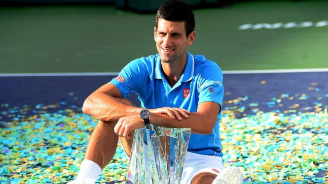 Petenis asal Serbia, Novak Djokovic setelah menjuarai Indian Wells Masters 2015