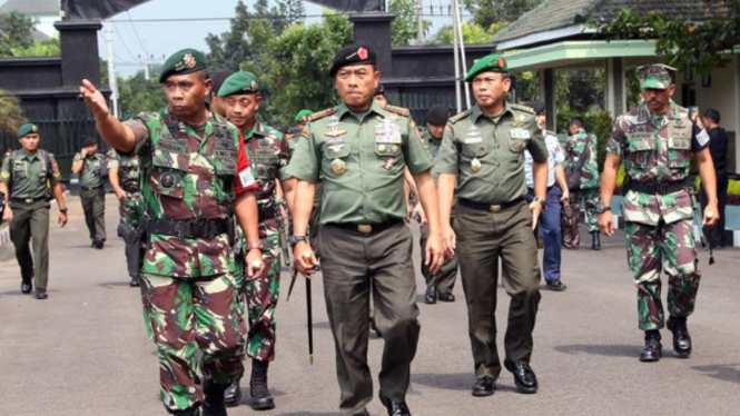 Panglima TNI Jenderal TNI Moeldoko menyaksikan paparan rencana latihan PPRC 