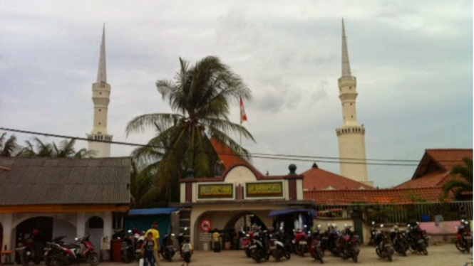 Masjid Luar Batang