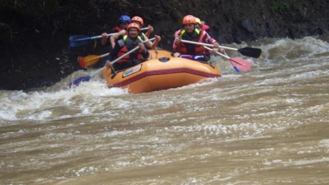 Rafting di Sungai Cimanuk