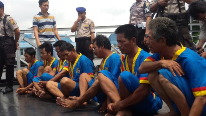 Komplotan perompak kapal di Sungai Musi saat diringkus, Kamis (26/3/2015)