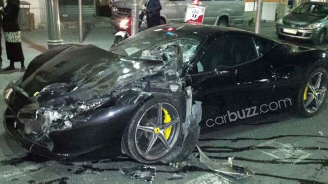 Ferrari 458 kecelakaan di Yerusalem