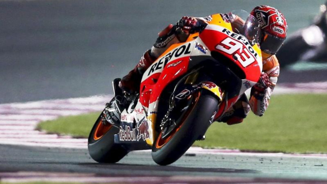 Aksi pembalap Honda, Marc Marquez pada MotoGP Qatar