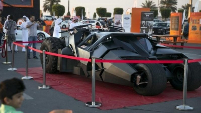 Mobil Batman seberat 3.000 kg