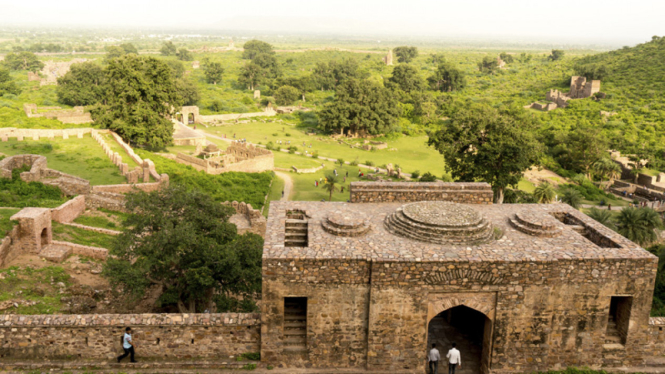  Bhangarh Fort