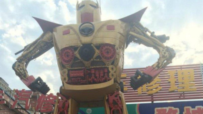 Robot Transformers karya seorang mekanik.