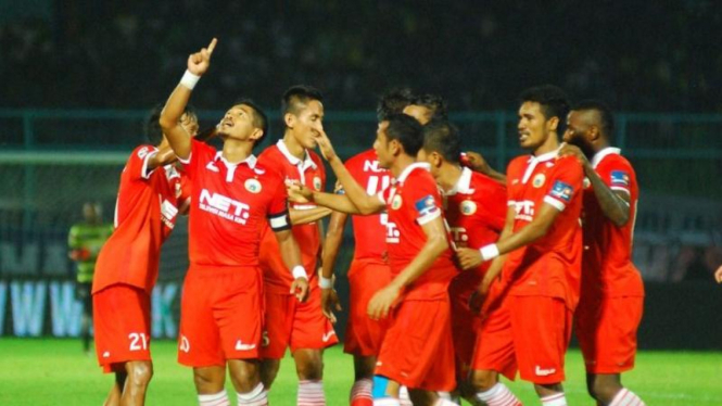 Pemain Persija Jakarta rayakan gol Bambang Pamungkas