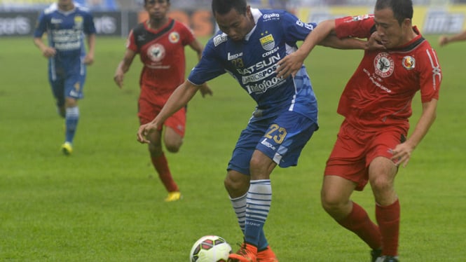 Laga Perdana Pertandingan ISL 2015