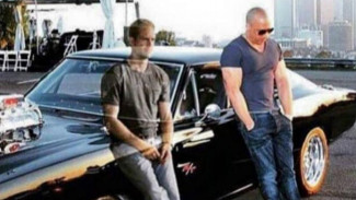 Heboh 'Hantu' Paul Walker Berfoto Bersama Vin Diesel
