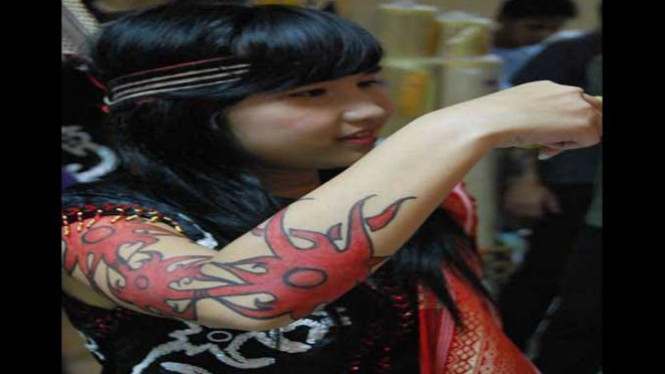 Suku Dayak Mendunia Karena Tradisi Tato