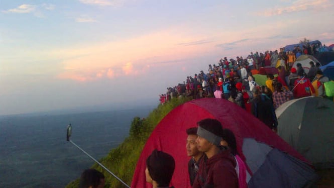 Suasana Gunung Andong