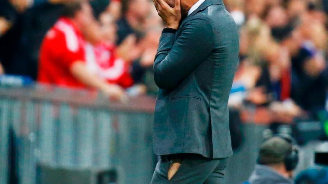 Celana Pep Guardiola sobek di laga melawan Porto
