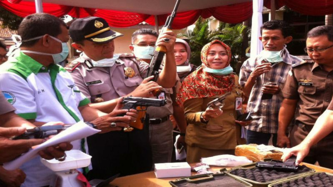 Kejari Jakarta Timur memusnahkan barang bukti