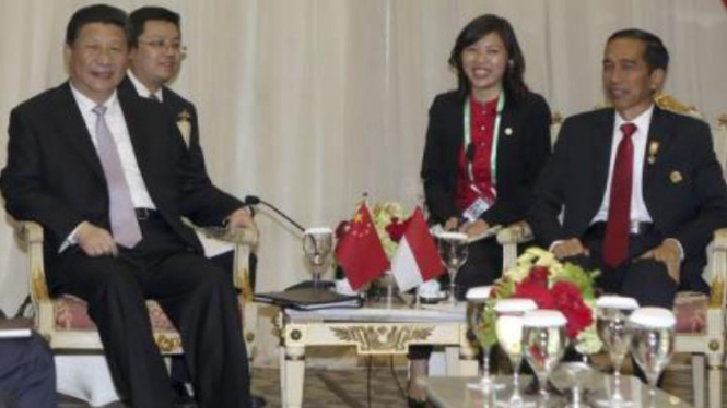 Presiden China Xi Jinping dan Presiden Joko Widodo di Jakarta, 22 April 2015.