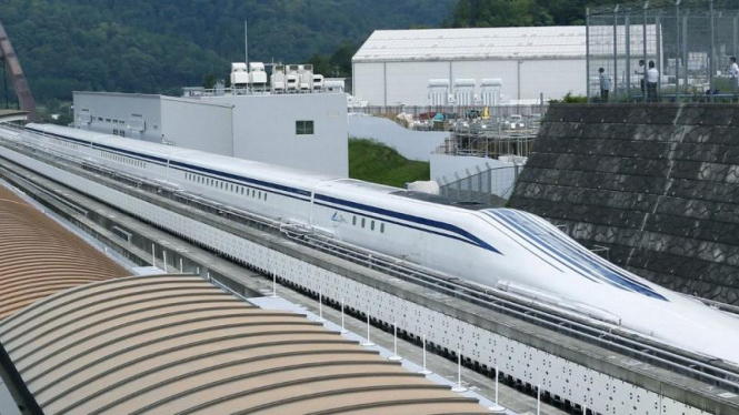 Uji coba kereta baru Jepang berkecepatan 603 km/jam.