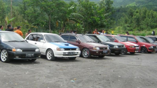 Komunitas Indonesian Starlet Club.