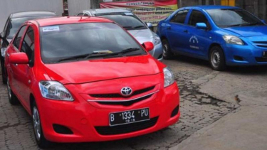 Biaya Ubah Mobil Bekas Taksi Jadi Pelat Hitam