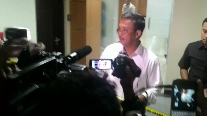 Ketua DPRD DKI Terobos Garis Polisi di Lokasi Penggeledahan