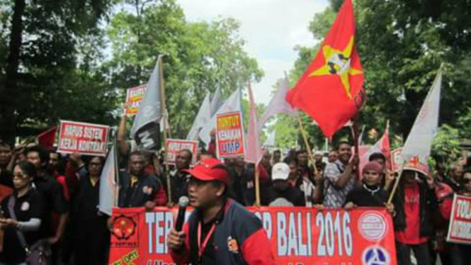 Demontrasi menjelang Hari Buruh
