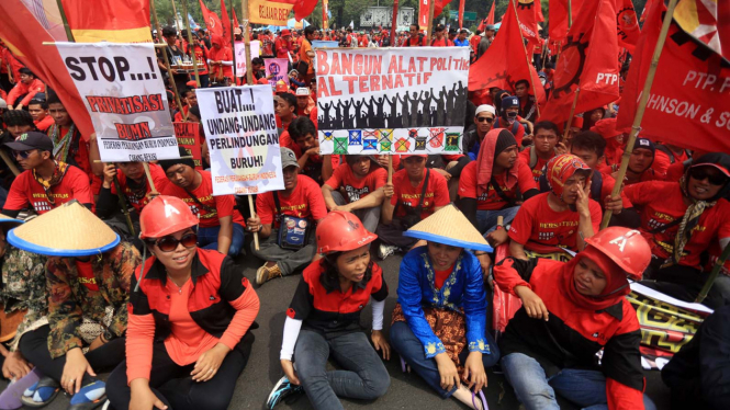Ribuan Buruh Peringati May Day 2015