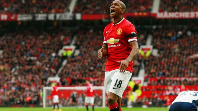 Pemain Manchester United, Ashley Young