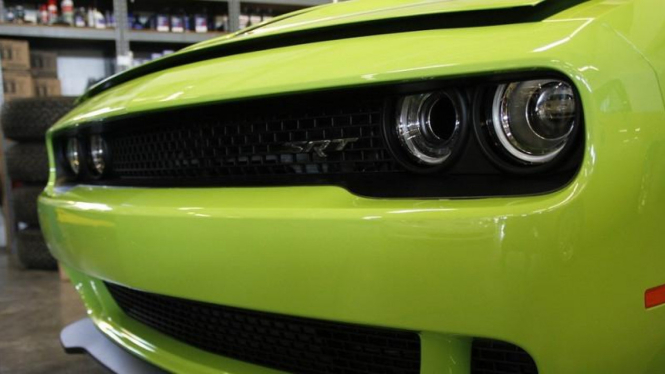 Tampak depan Dodge Challenger Hellcat 2015