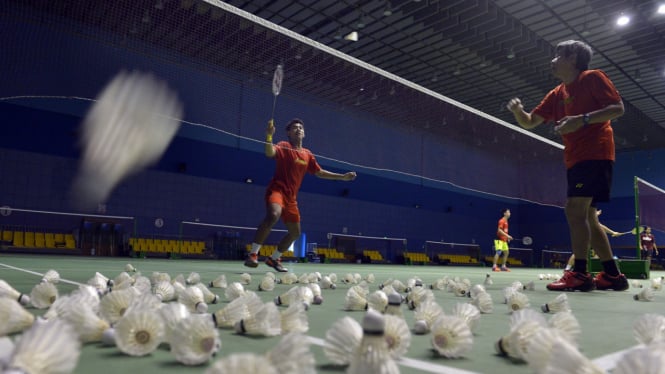 Melihat Tim Bulutangkis Indonesia Berlatih