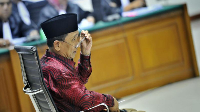 Ketua DPRD Bangkalan Fuad Amin di Pengadilan Tipikor