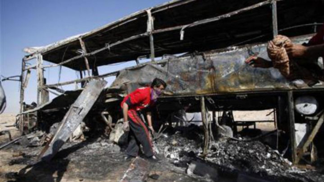 Ilustrasi bus yang diserang di Pakistan.