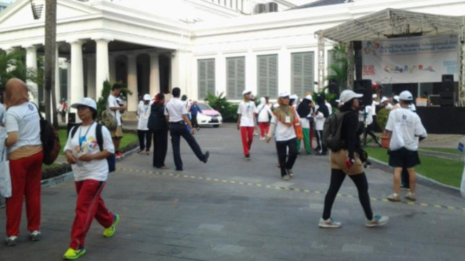 Persiapan acara jalan santai di Museum Nasional