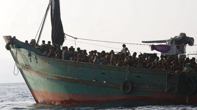 Kapal kayu yang digunakan migran Bangladesh dan Myanmar