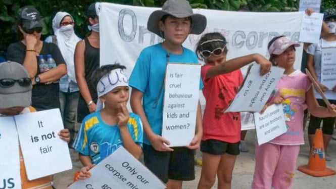 Aksi protes para pencari suaka di Nauru, Australia