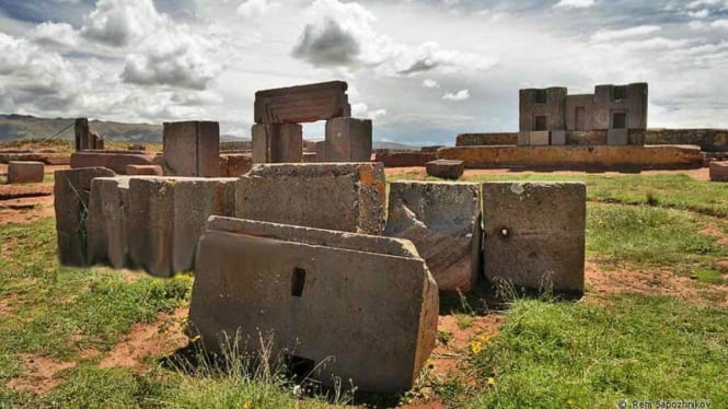 Situs Puma Punku Suku Tiwanaku di Bolivia