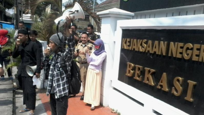 Mahasiswa gelar aksi demonstrasi di Bekasi.