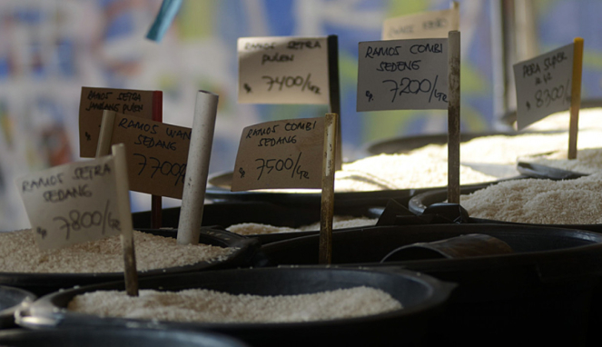Ilustasi harga sejumlah beras yang ada di pedagang pasar.