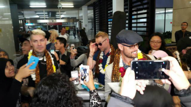Boyband Boyzone tiba di Bandara Soekarno-Hatta, Rabu (20/05/2015)