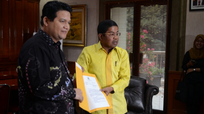 sekjen golkar idrus marham serahkan hasil ptun ke kpu