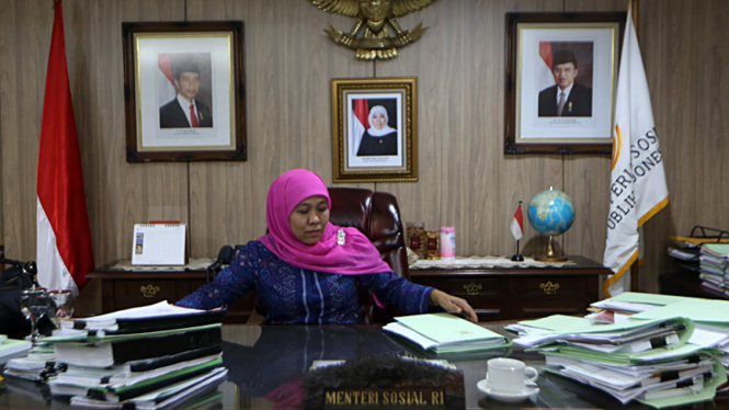 wawancara dengan Menteri Sosial RI Khofifah Indar Parawansa