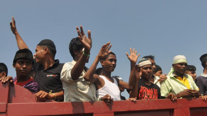 Imigran Bangladesh saat di kamp pengungsian