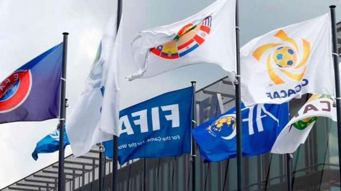 Bendera-bendera anggota FIFA di kantor Zurich, Swiss