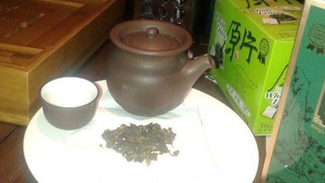 Li Tea (teh tumbuh di atas batu)