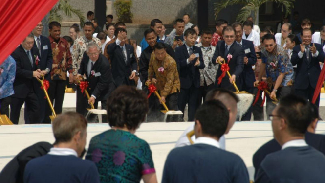 Gubernur DKI Jakarta, Basuki Tjahaja Purnama hadiri pembangunan rumah sakit