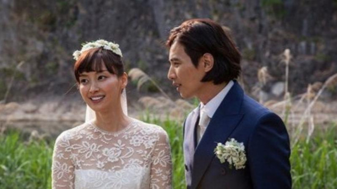 Foto pernikahan Won Bin dan Lee Na Young