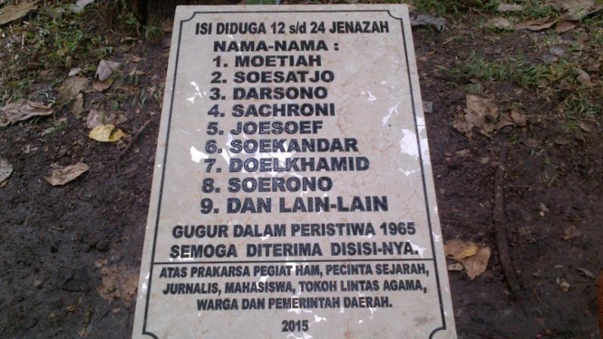 Nisan massal korban 1965 di Semarang