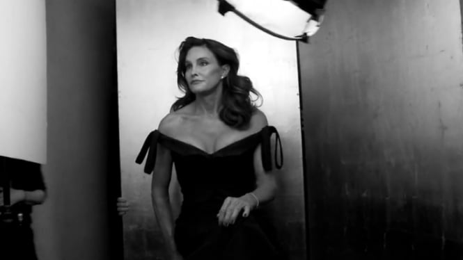 Bruce Jenner transformasi menjadi Caitlyn Jenner.